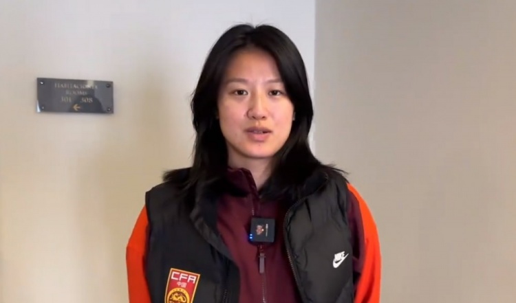 汪琳琳：范迪克是我的偶像和目標，希望變成他那樣全面的中后衛(wèi)