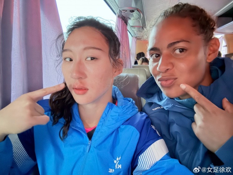 神勇！女足國門徐歡曬照，比賽中被球砸臉仍力保球門不失