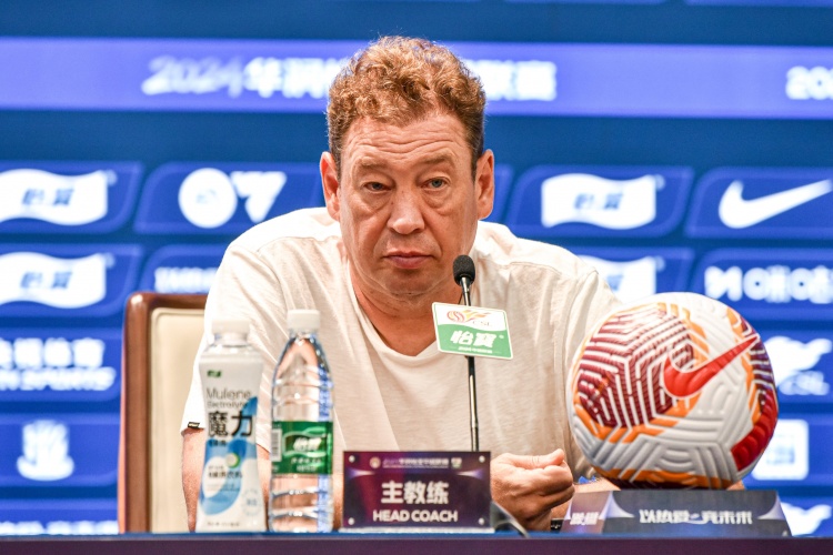 伊萬(wàn)稱(chēng)國(guó)腳聯(lián)賽出場(chǎng)率不足，斯盧茨基回應(yīng)：希望國(guó)家隊(duì)能有新發(fā)現(xiàn)